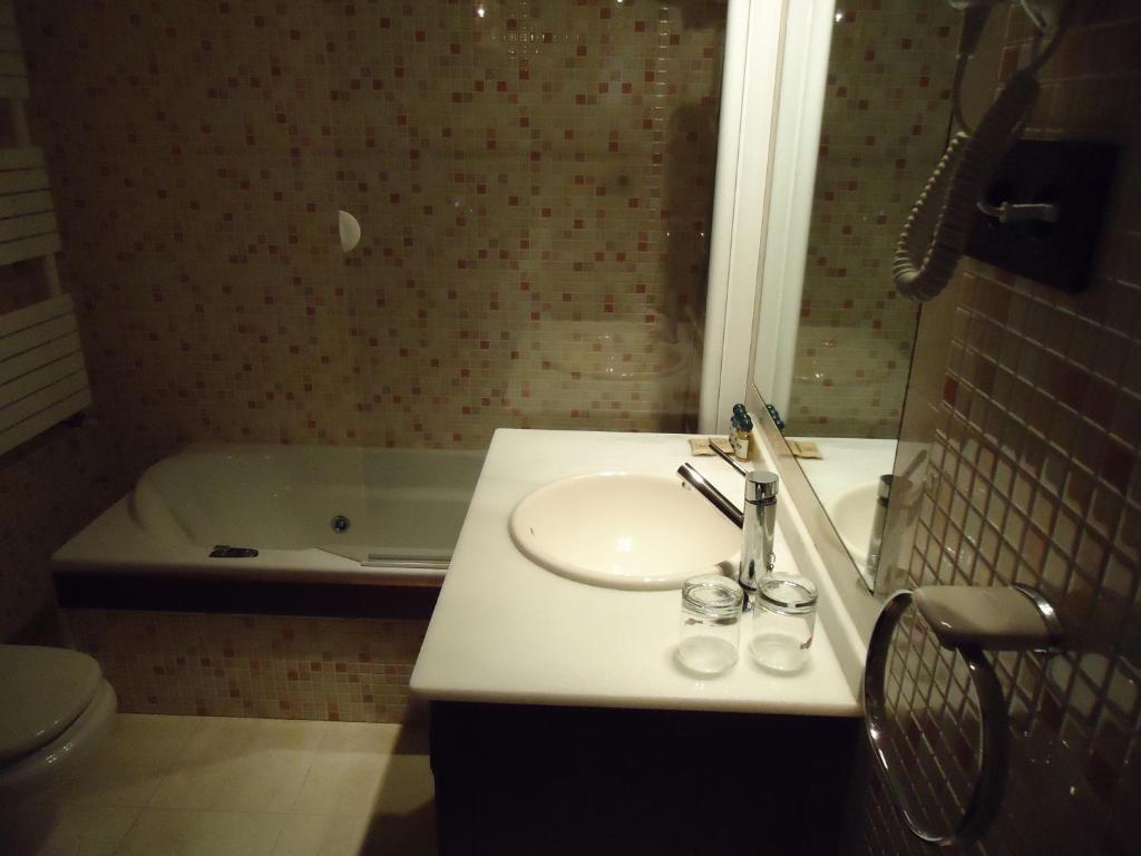 Hotel Casona El Gurugu Luarca Habitación foto